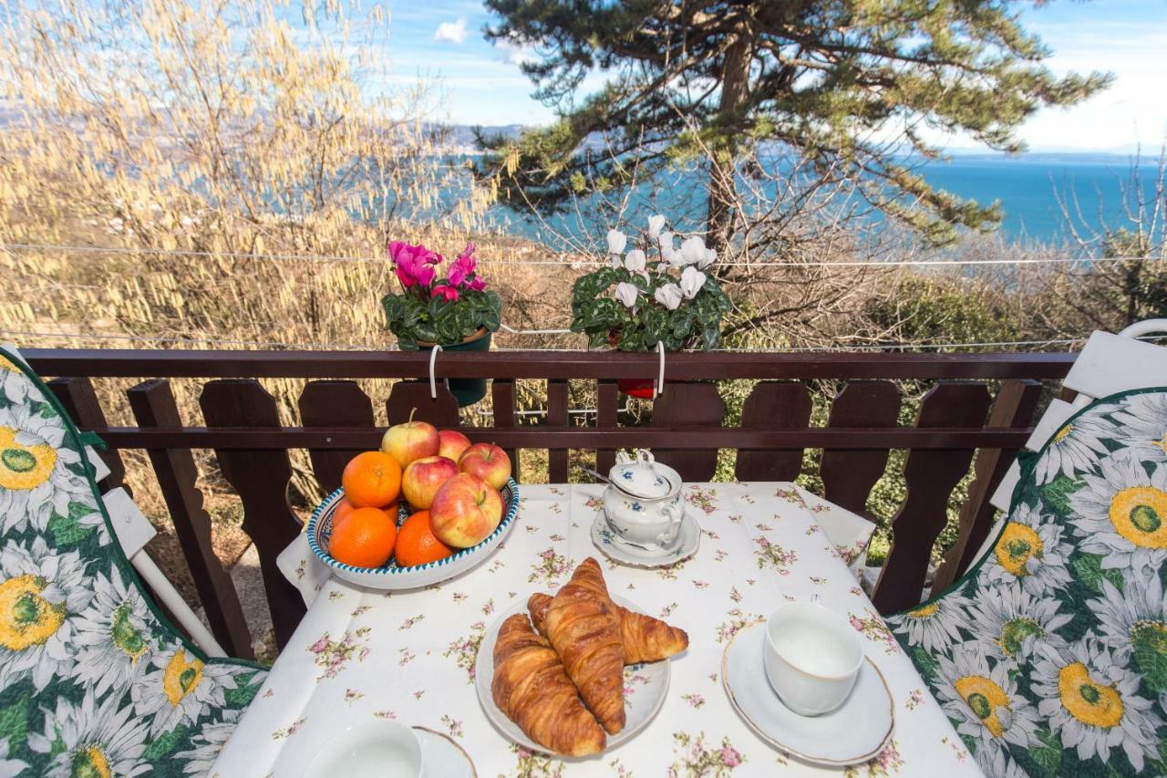 Comfy And Warm Ap With Balcony Surrounded With Beautiful Nature Lovran Exterior foto